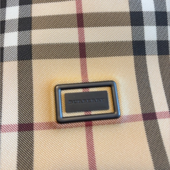 Burberry plaid bucket bag in excellent condition - Picture 11 of 15